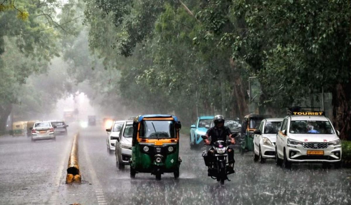 Lucknow Rain Alert: लखनऊ में अभी दो दिन सताएगी भीषण गर्मी, 29 जून से बारिश और तेज हवाओं से यूपी के इन जिलों को मिलेगी राहत